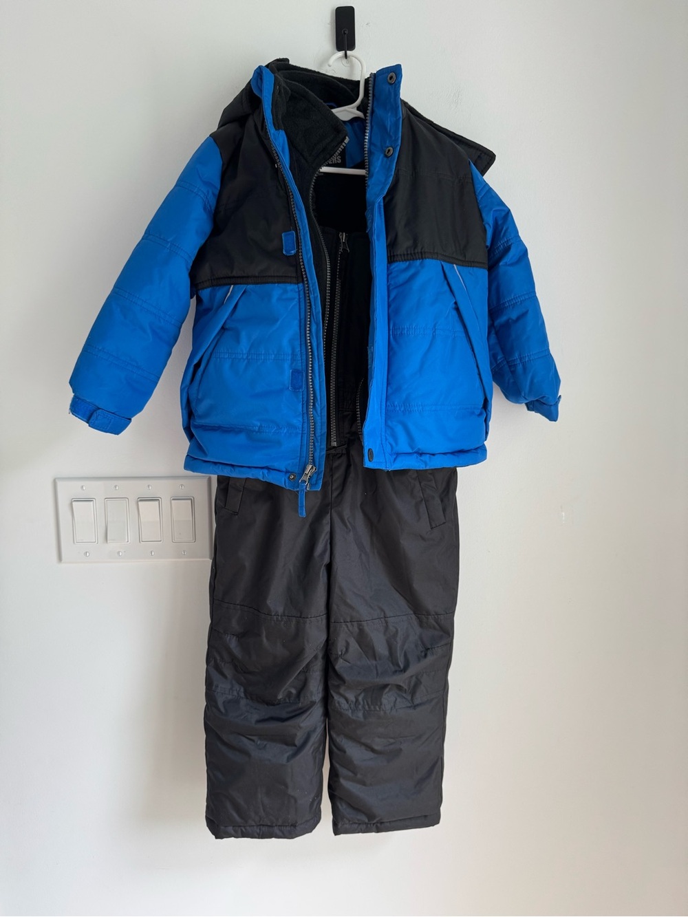IXTREME‎ OUTFITTERS 2 Piece Set: Puffer Jacket & Ski Bib Boys Size 4T